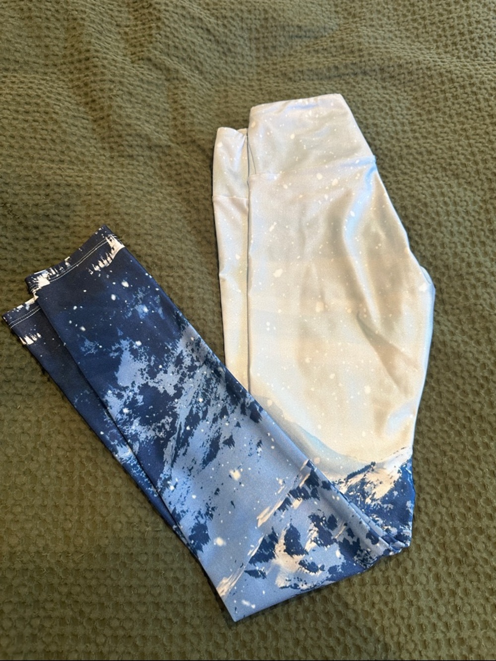 Goldsheep Mountain Theme Women’s Legginfs